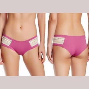 NEW L Space Wild Child Boho Crochet‎ Bottom in Boysenberry Pink [SZ Medium ]